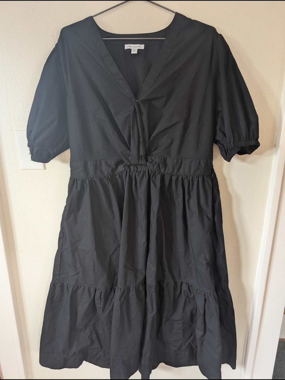 Free Assembly Black V-Neck Tiered Midi Dress with Puff Sleeves XL